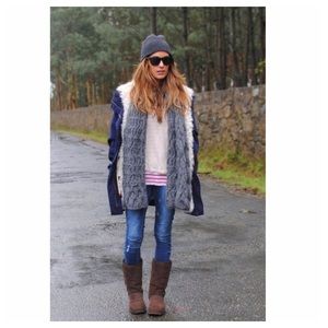 UGG Bailey Bow Corduroy Boots New in Box Size 5